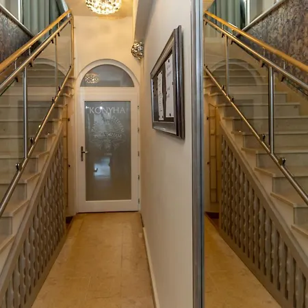 Teatrum Boutique Hotel 3*