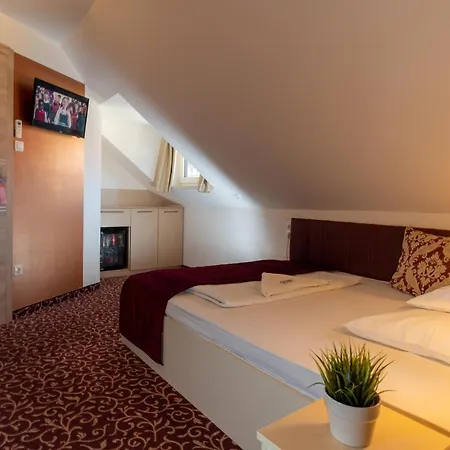 Teatrum Boutique Hotel 3*