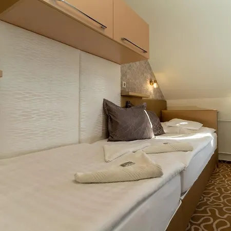 Teatrum Boutique Hotell 3*