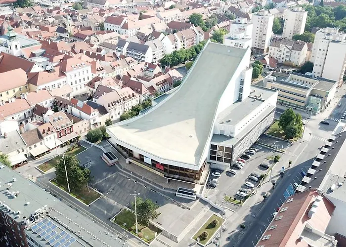 Teátrum Boutique Győr